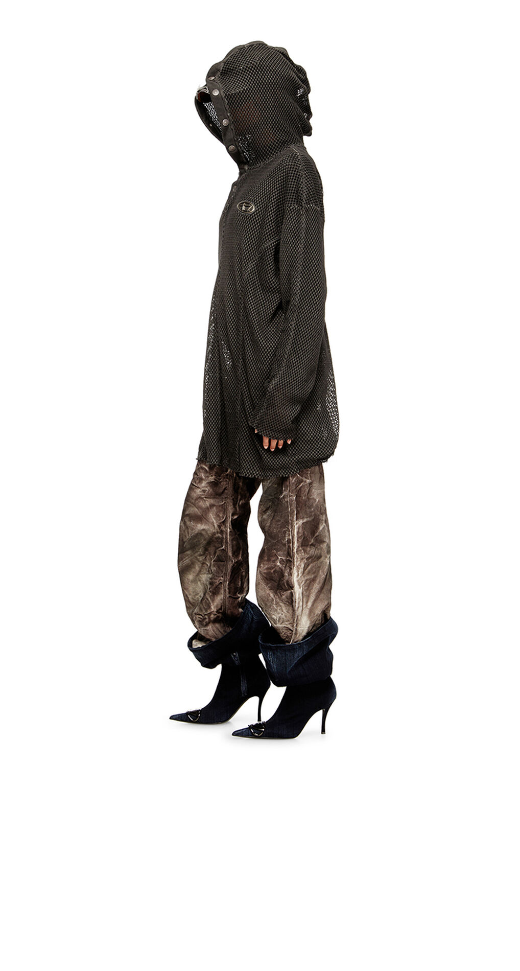 Fishnet hoodie with full-closure hood