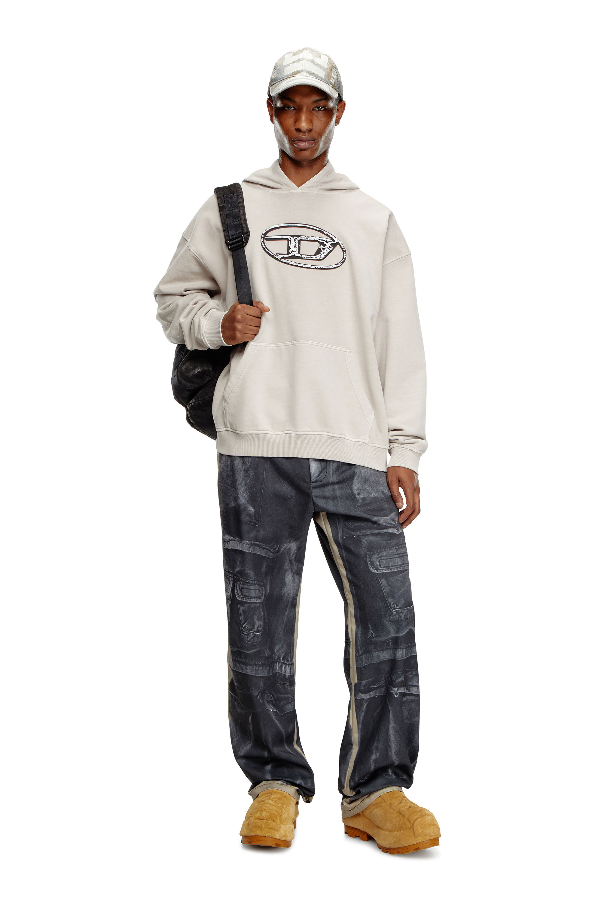 【DIESEL】関税・送料込み S-Boxt-Hood-Q7 Gray Men's Hoodie with multi-layered logo print | Grey | Diesel