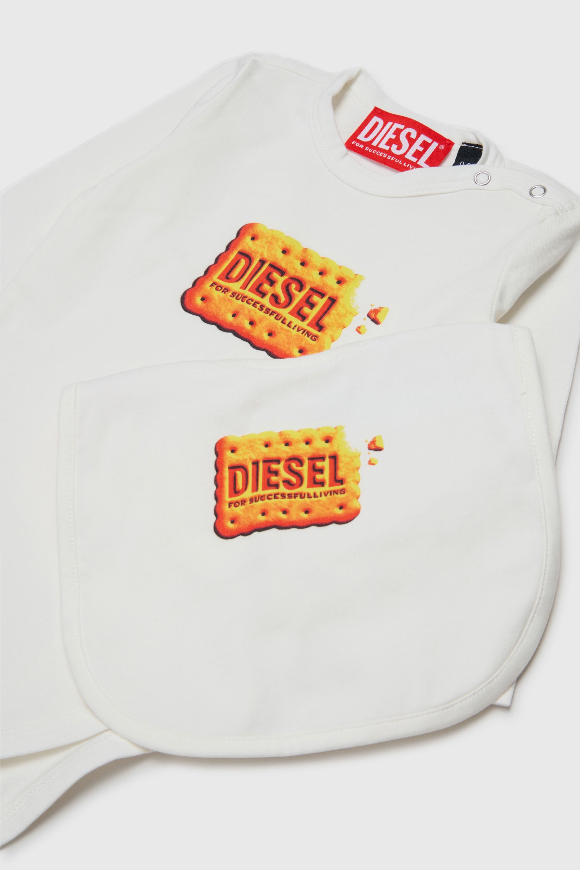 Diesel - UPPYBOX-NB, Unisex's Newborn set with logo biscuit print in White - 3