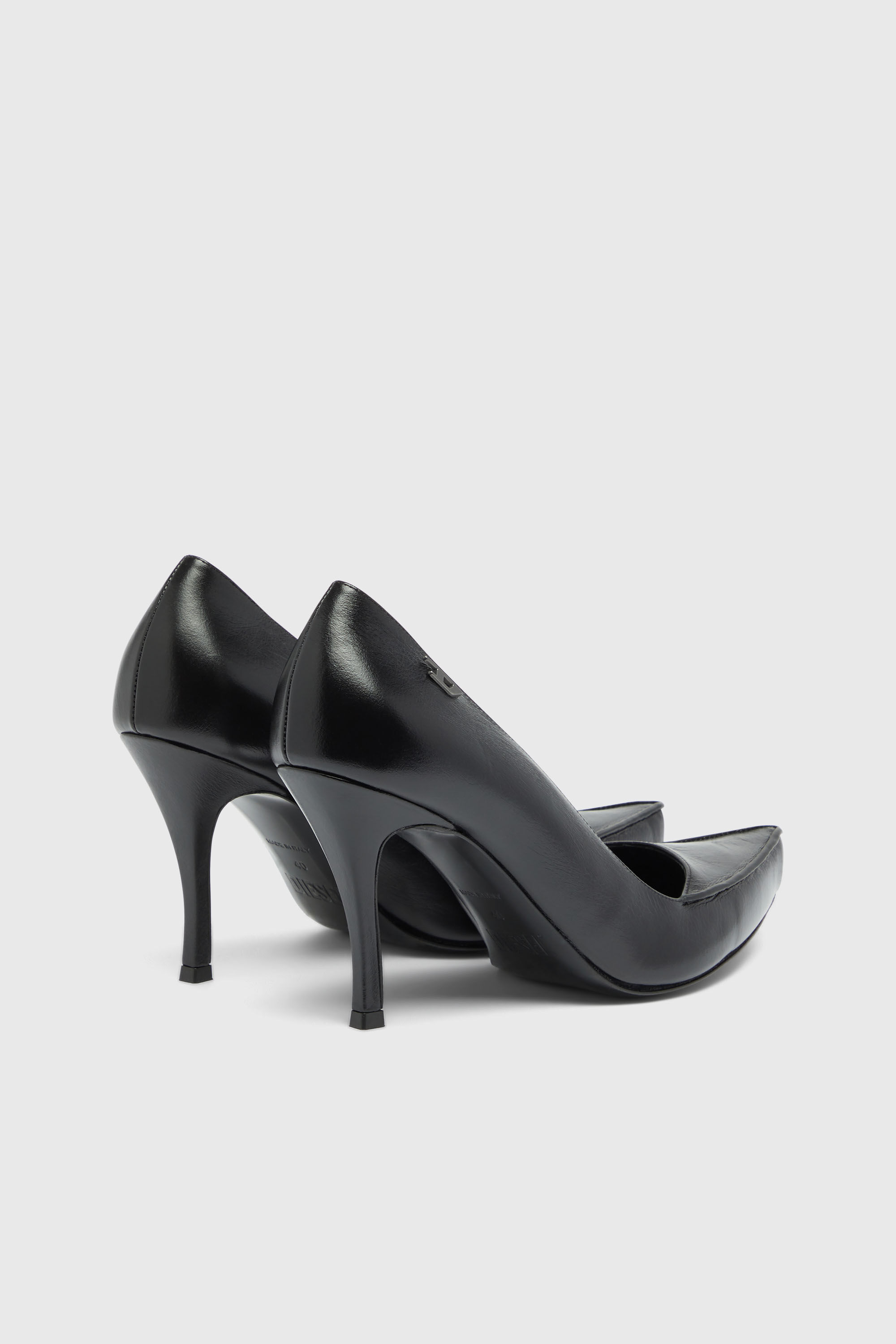 Diesel - D-LUCETTE-90-PUMP D, Woman's D-Lucette-Pumps in leather in Black - 3