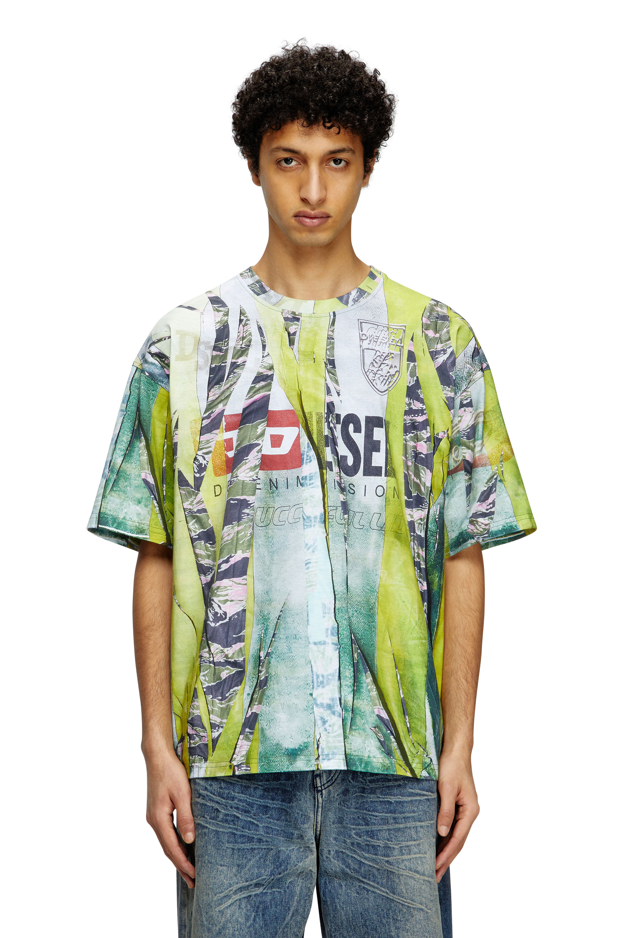 Men's T-shirt with trompe l'oeil cracked print | Multicolor
