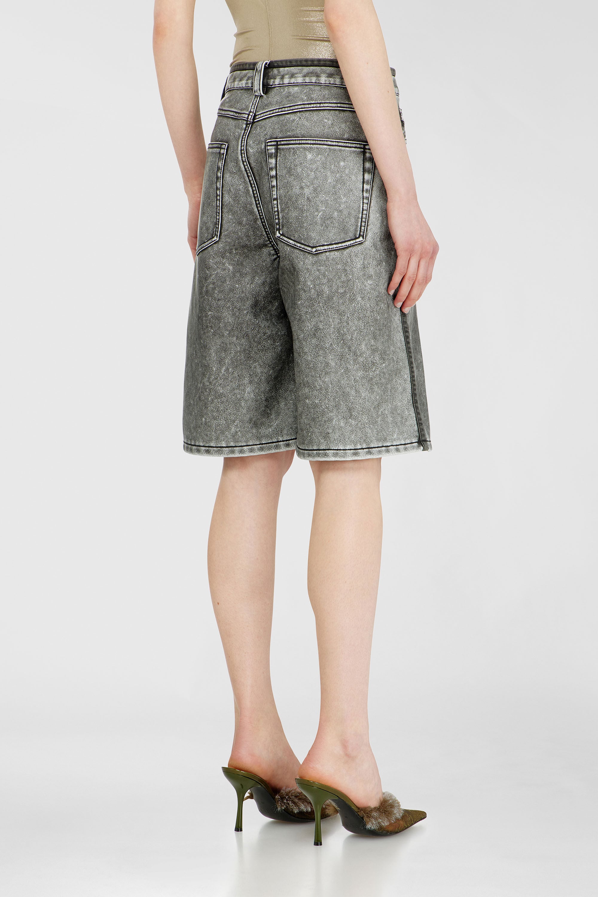 Diesel - P-ARLOR, Woman's Bermuda shorts in PU in Grey - 4