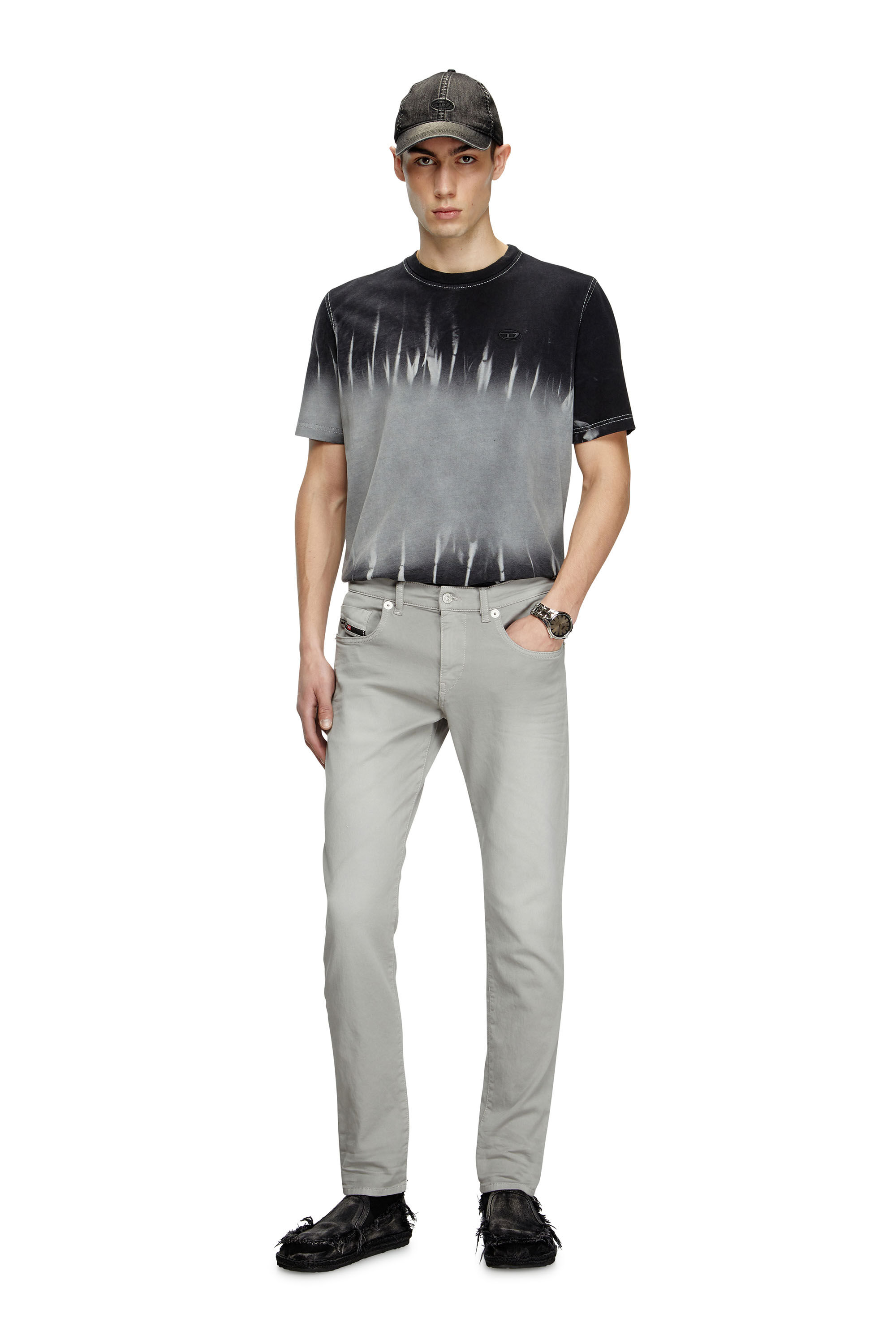 Diesel - Man's Slim 2060 D-Strukt Joggjeans® 0670M, Light Grey - 1