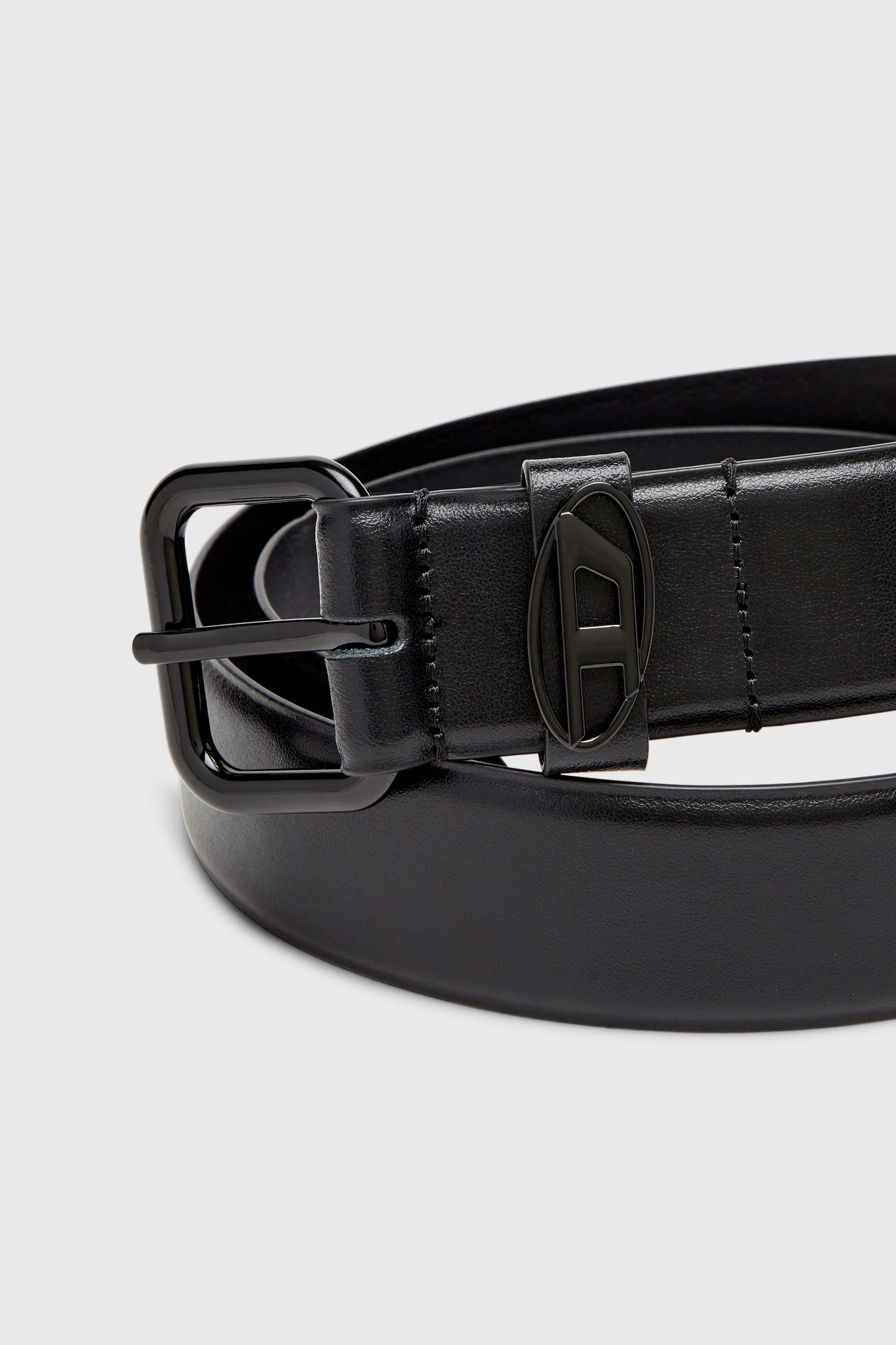 Diesel - B-1DR OVAL D LOOP, Unisex's 3.9cm logo-plaque embellished leather belt in Black - 3