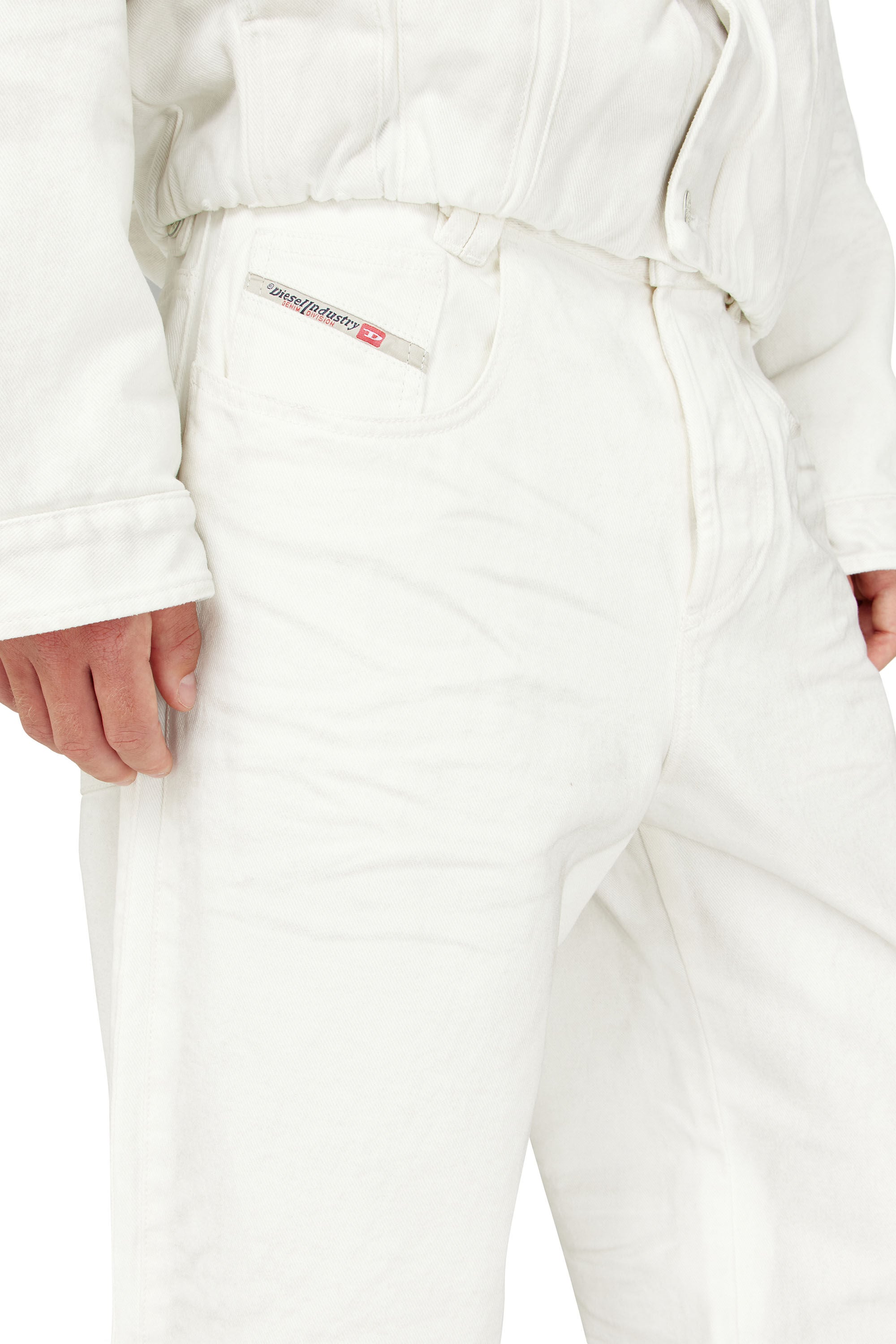Diesel - Unisex's Relaxed Jeans 1982 D-Hakou 007GG, White - 9
