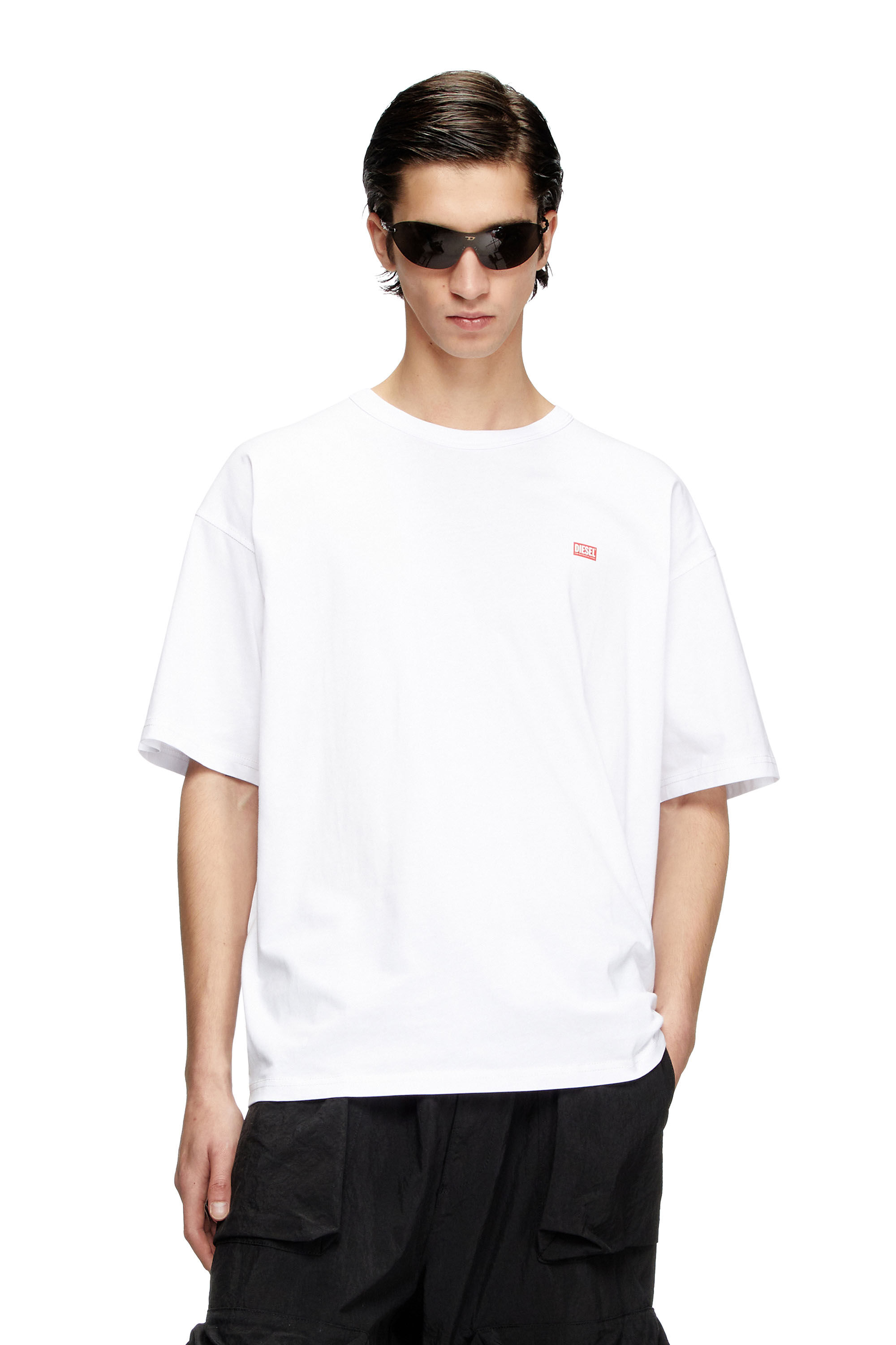 DIESEL 't-boxt-r30' T-shirt White 100% cotton ロゴ Men's T-shirt with Diesel patch logo | White | Diesel