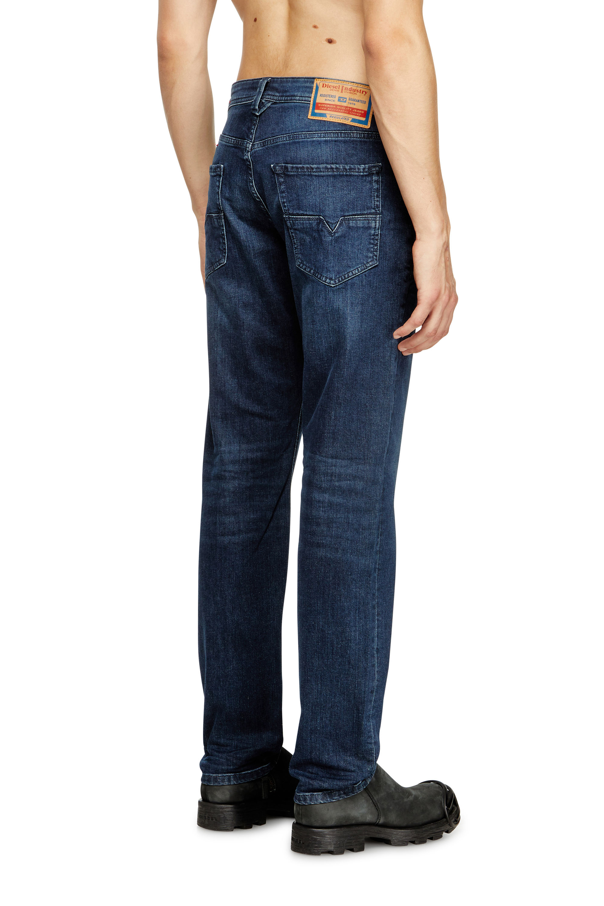 Diesel - Man's Regular Jeans 1986 Larkee-Beex 0CNAA, Dark Blue - 4