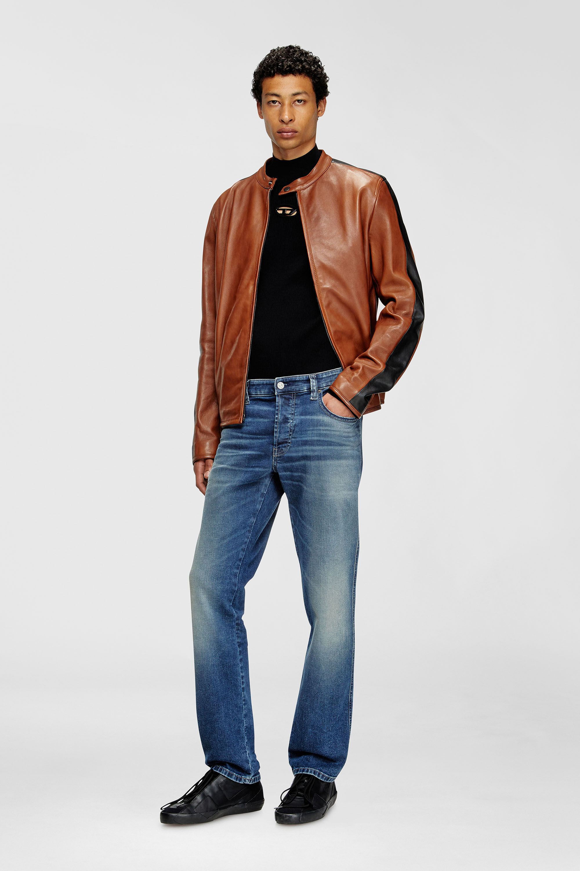 Diesel - S-SLANTE-D LOW, Man's S-Slante-D-Sneakers in suede and leather with D logo in Black - 2