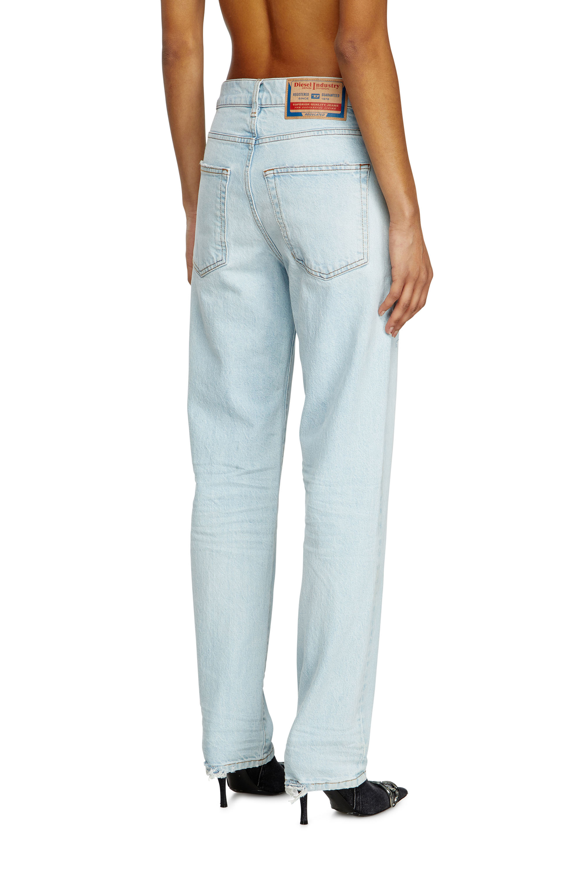 Diesel - Woman's Regular Jeans 1988 D-Ark 0CLBF, Light Blue - 4