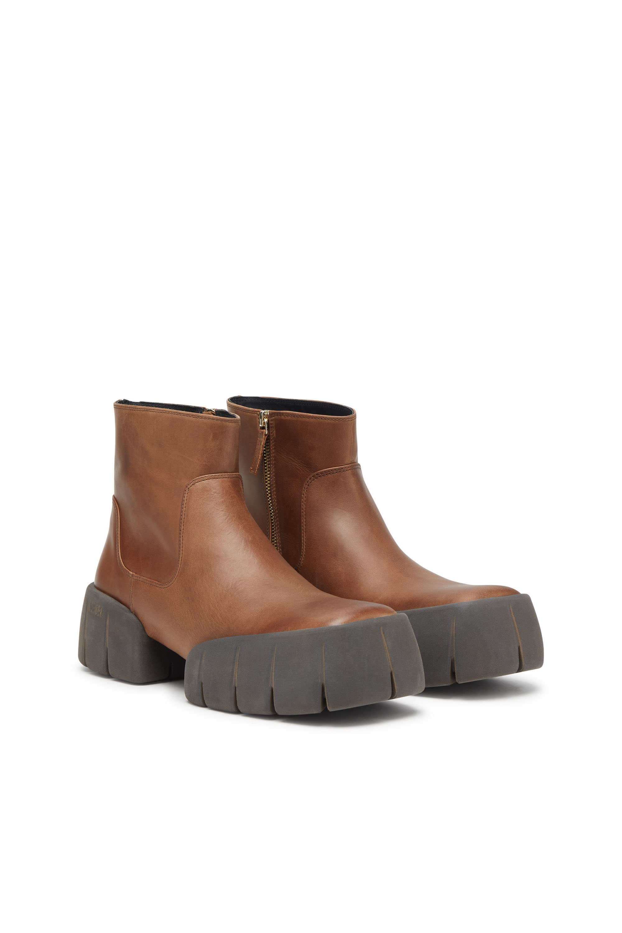 Diesel - D-TEX BT, Man's D-Tex-Oiled leather ankle boots with split sole in Brown - 2