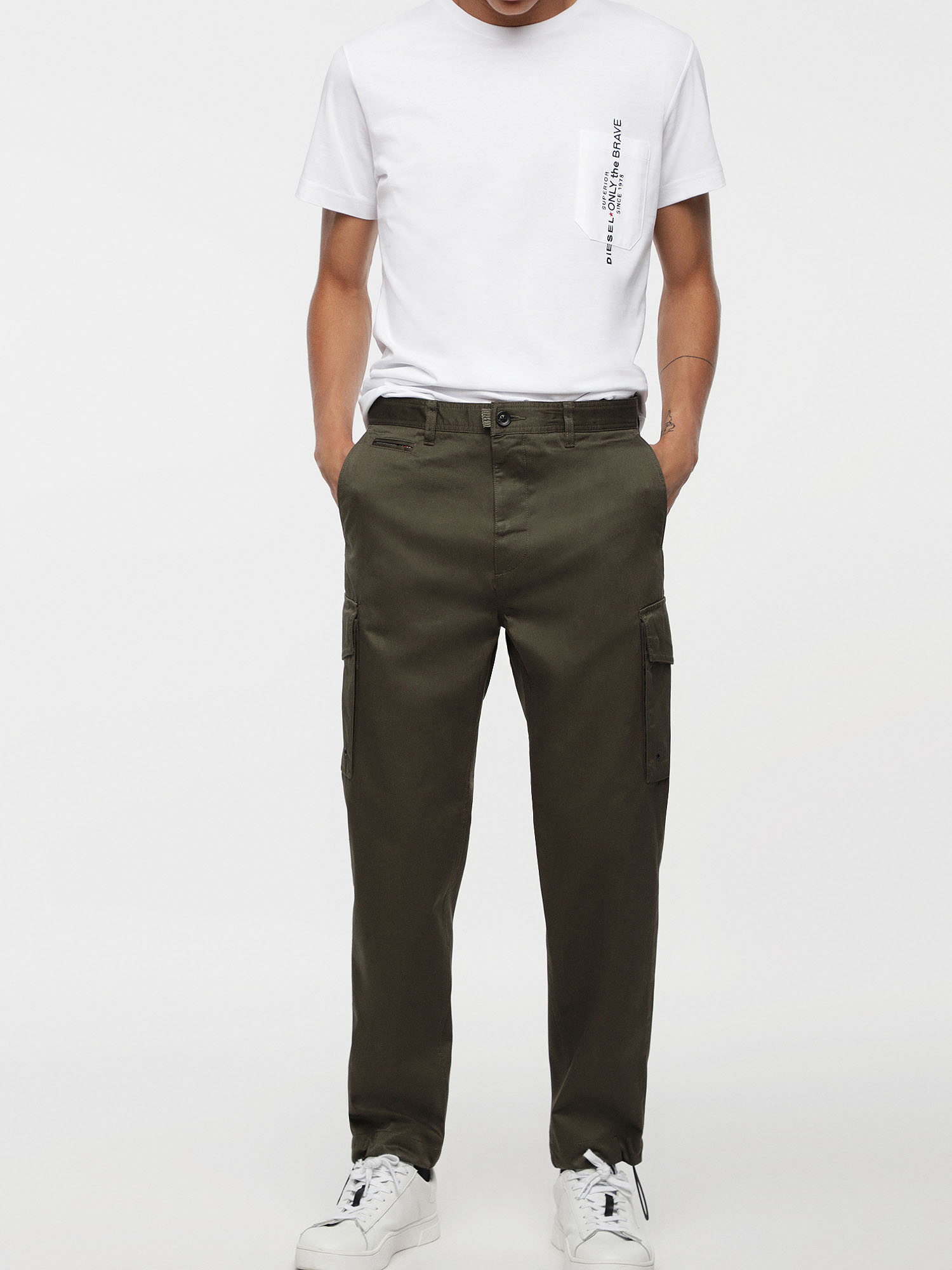 P-MADOX-CARGO Men: Cargo pants with military patches | Diesel