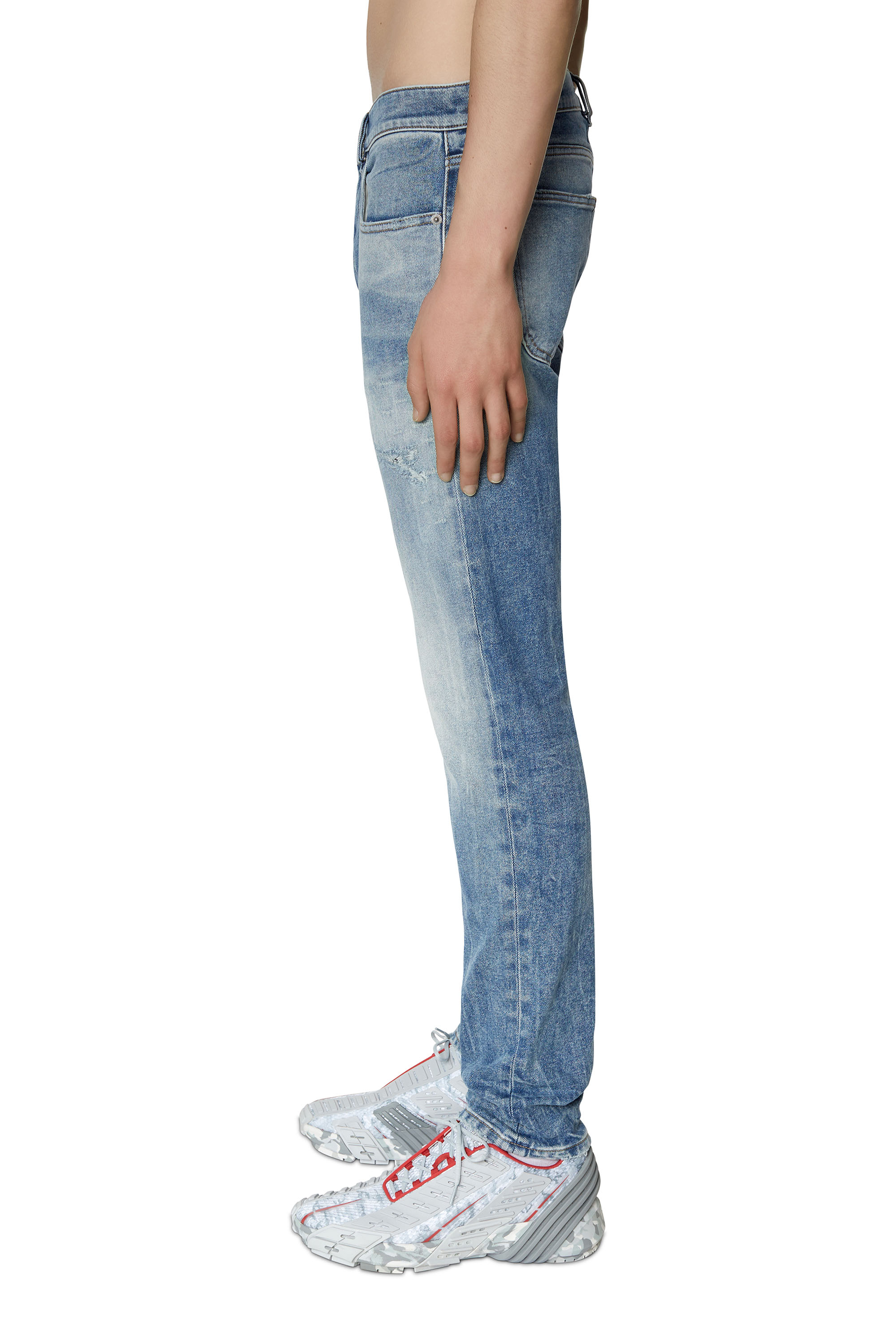 Diesel - 2019 D-STRUKT 009MW Slim Jeans, Light Blue - Image 5