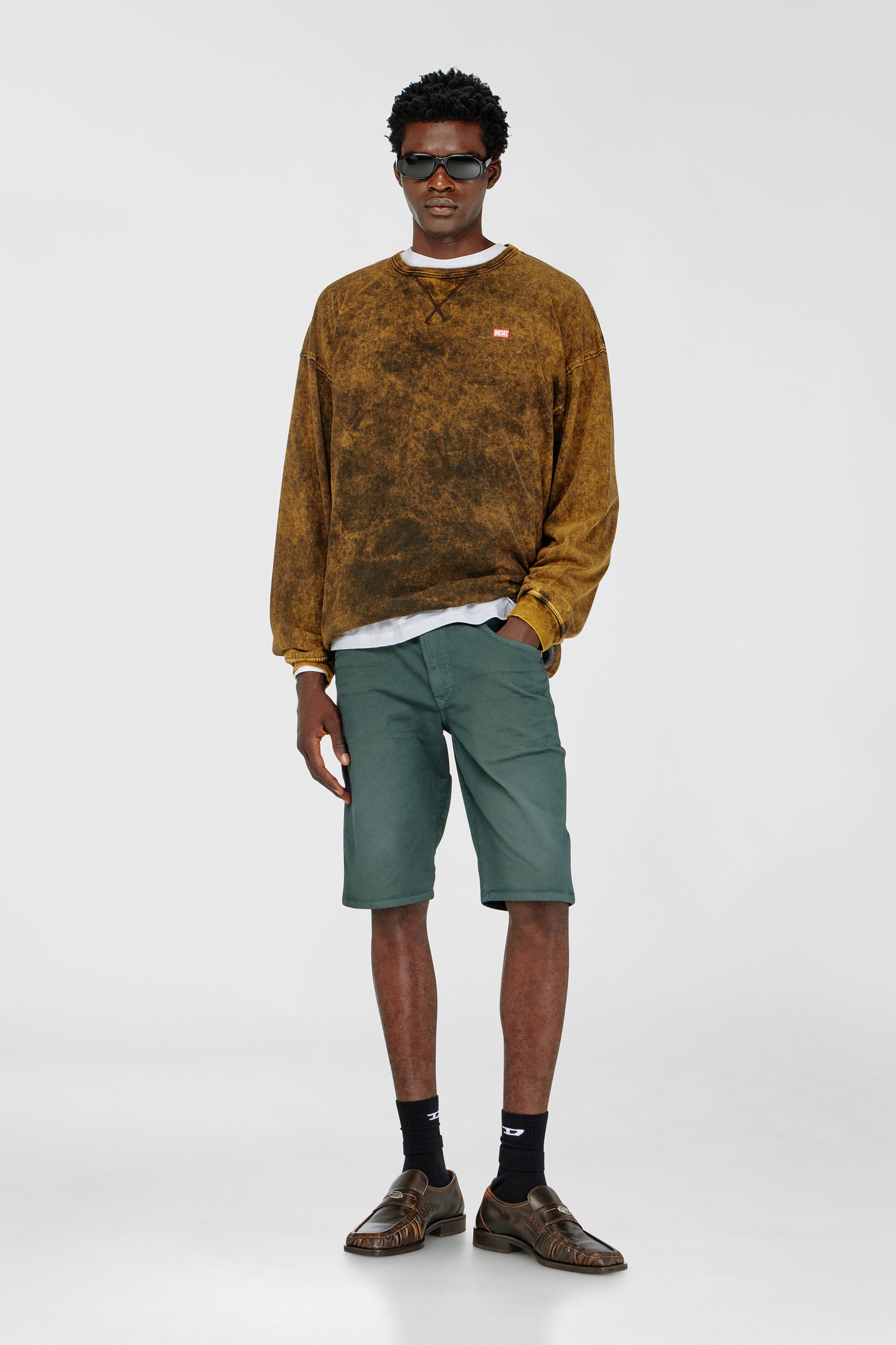 Diesel - 2033 D-KROOLEY-SHORT JOGG, Man's Chino shorts in JoggJeans in Dark grey - 1