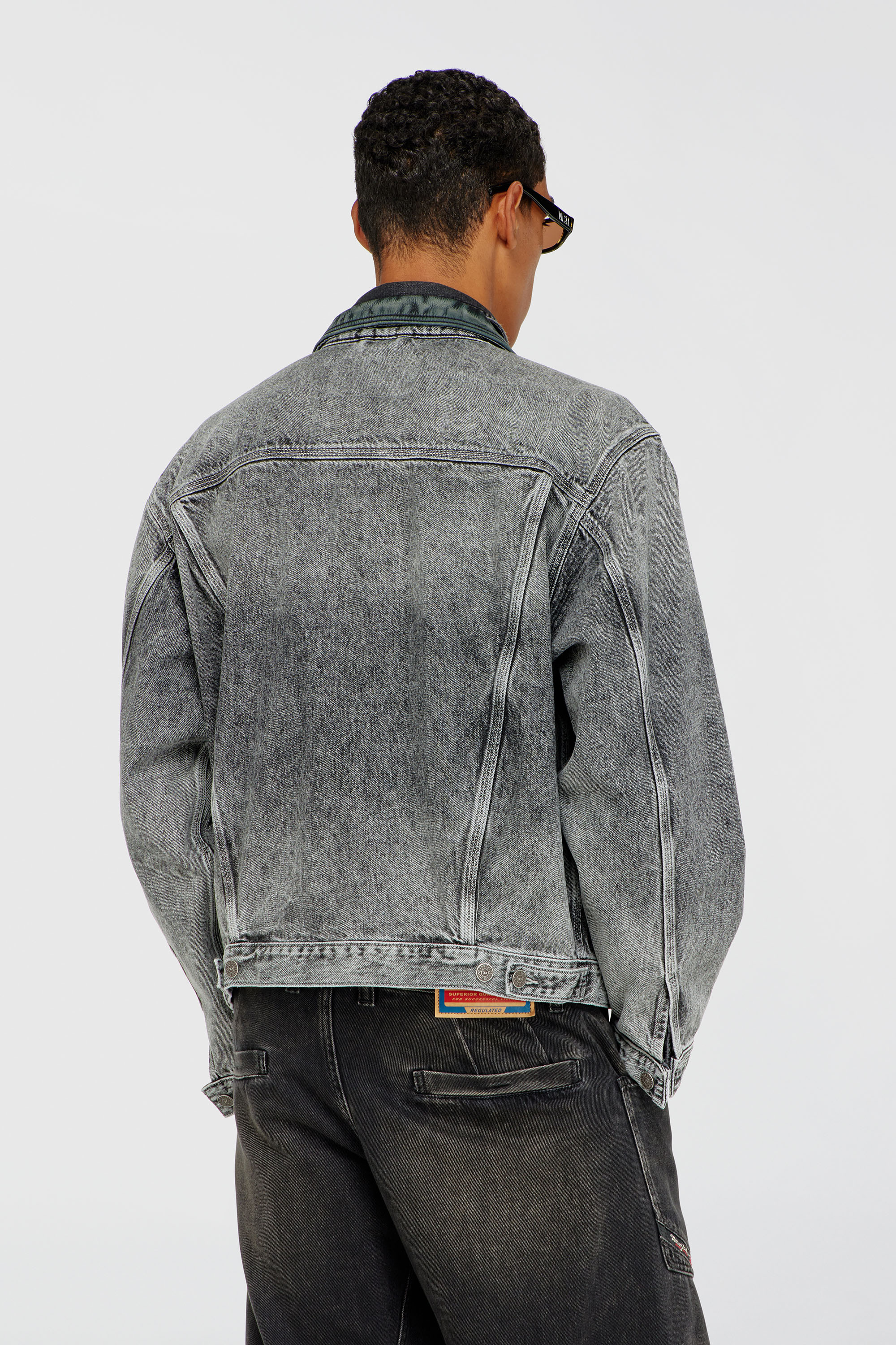 Diesel - D-DENVER-S, Unisex's Denim trucker jacket with tonal leather trims in Grey - 4