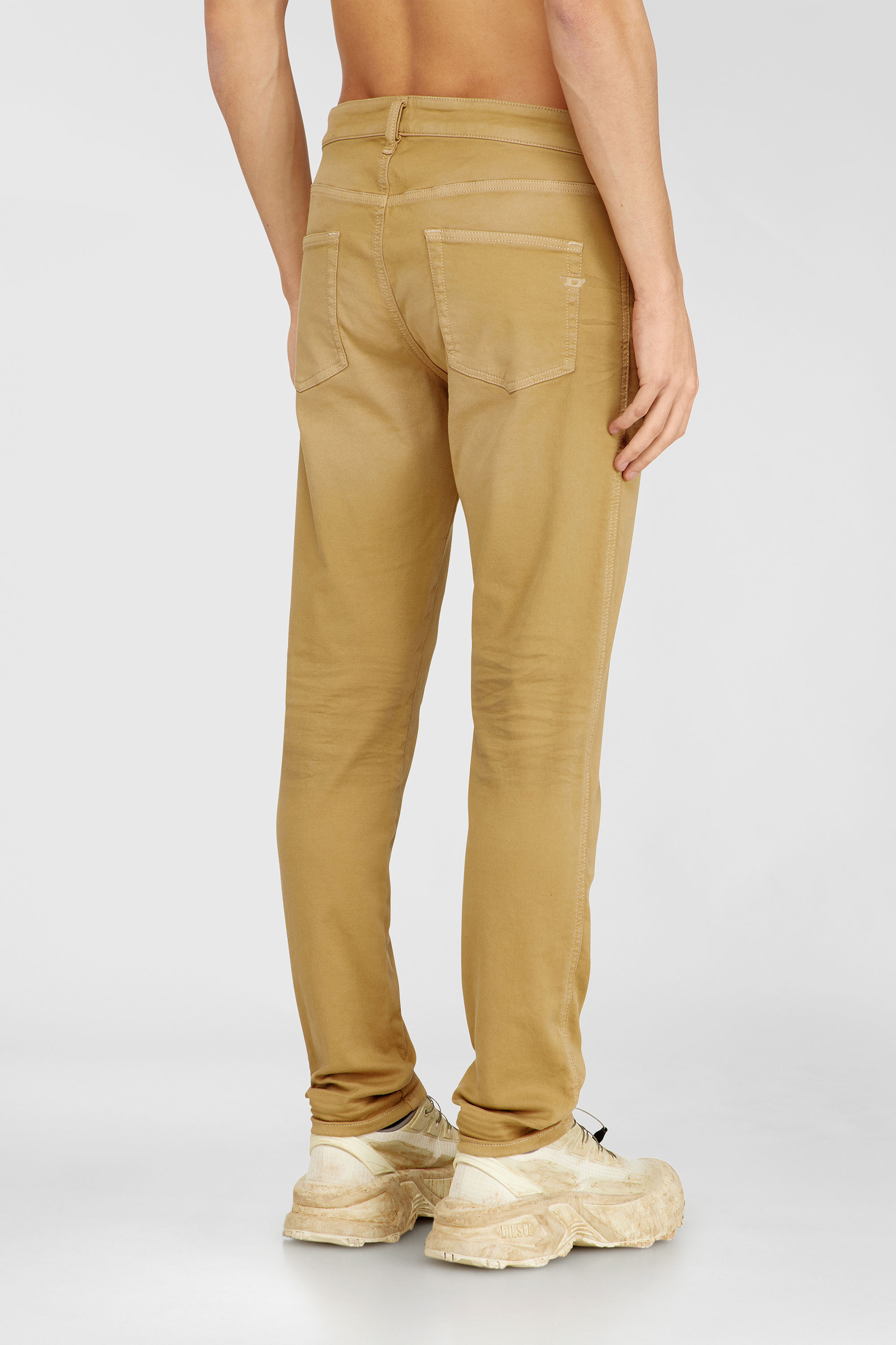 Diesel - Man's Slim 2062 D-Strukt Joggjeans&reg; 0670M, Beige - 3